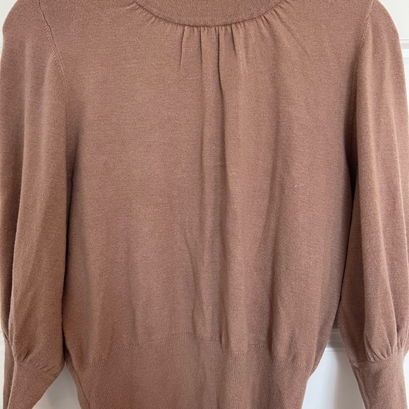 Express Women’s Beige Mock Neck Blouse Size Small - Picture 2 of 4